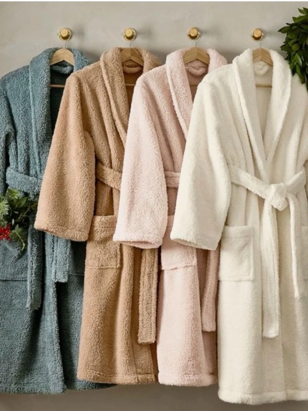 Pottery Barn Plush Cozy Comfort Robe in Beige/Camel- S